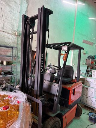 Carretilla Eléctrica 1.200 kg