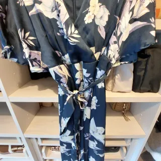 Vestido floral azul y morado