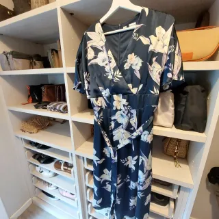 Vestido floral azul y morado