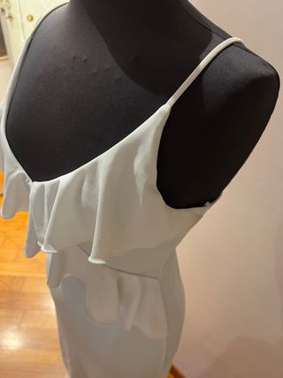 Abito longuette con volant