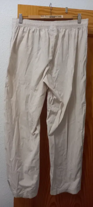 Pantalón chándal Reebok beige