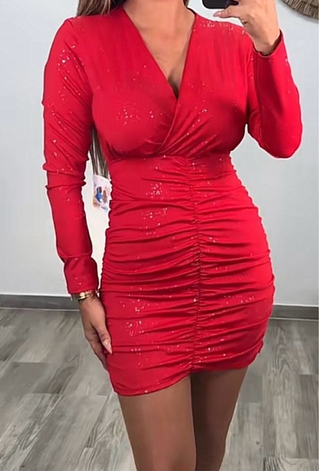 Vestido mini rojo con brillos