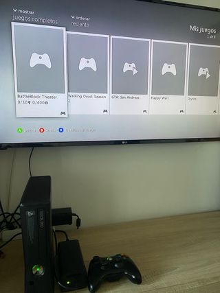 Xbox 360 Slim 250GB con giochi (Corona v1)