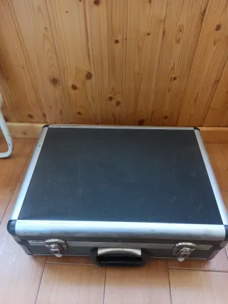 Maleta de herramientas 25€