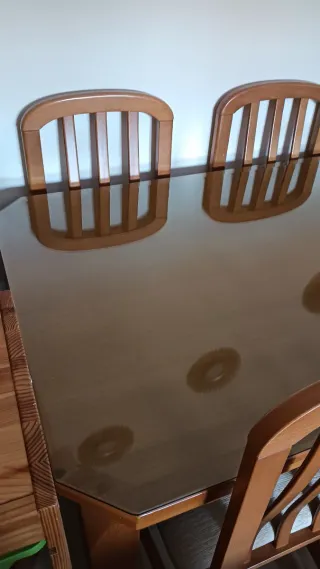 Mesa de comedor extensible con 4 sillas