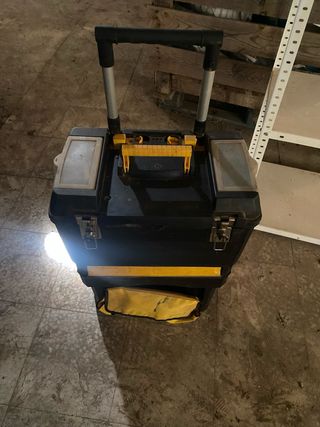 Carro de herramientas con ruedas