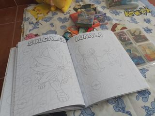 Conjunto Pokémon: Peluche, libro y más