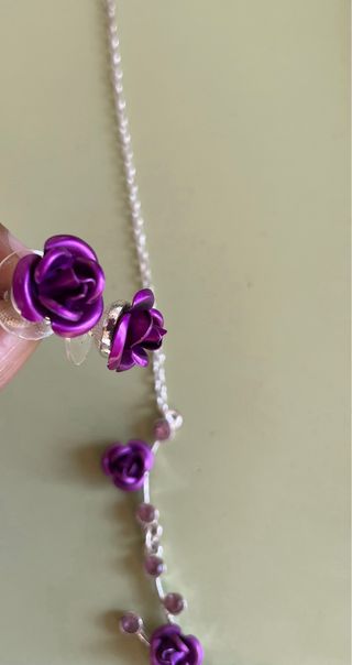 Collar y pendientes plata con flores moradas