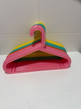 Perchas infantiles IKEA multicolor