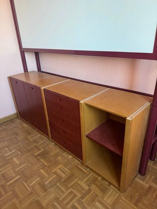 Cama litera plegable con pizarra y mueble modular