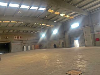 NAVE INDUSTRIAL SEMINUEVA EN POLIG. IND. ILLESCAS