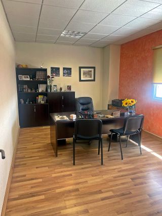 NAVE INDUSTRIAL SEMINUEVA EN POLIG. IND. ILLESCAS