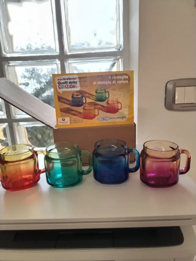 4 tazzine Nutella nuove in confezione originale.