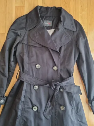 Gabardina forrada mujer negra. Talla M-L