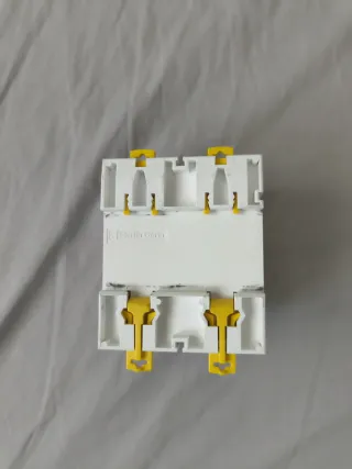 Interruptor Diferencial Schneider 40A Semi nuevo