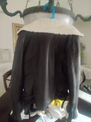 Cazadora Shana piel ecológica Talla S Forrada