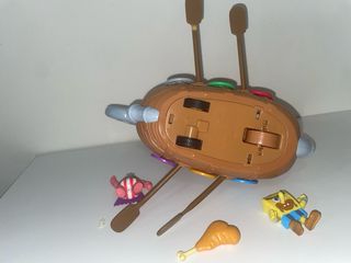 Barco de Bob Esponja con figuras