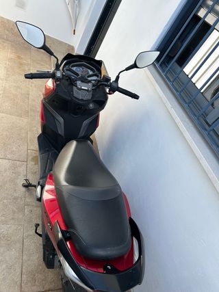Moto 49cc Roja SYM JET 14 50 E5 año 2022