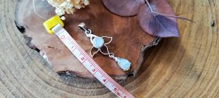 Colgante pétalos piedra luna y plata de ley