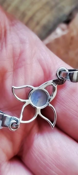 Colgante pétalos piedra luna y plata de ley