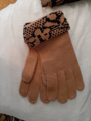 Bufanda y guantes a juego