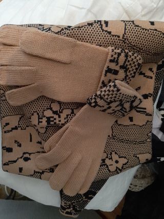 Bufanda y guantes a juego