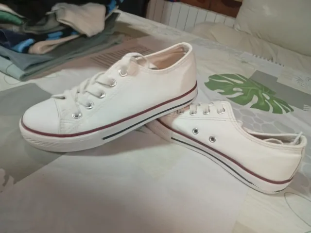 Calzado tipo Converse símil piel