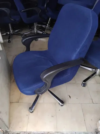 Silla de oficina azul