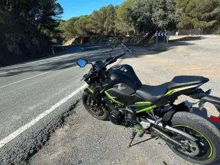 Kawasaki Z900 año 2021 con tan solo 9000km