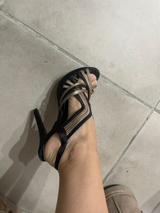 Tacones 37 Negro y Dorado 13cm