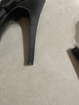 Tacones 37 Negro y Dorado 13cm