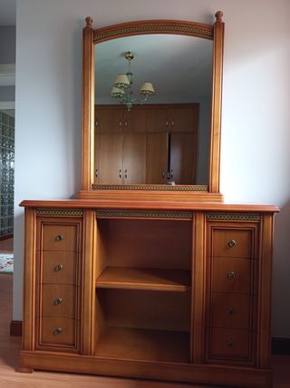 Mueble tocador con espejo de madera