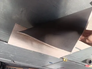 Tappeti in vinile moderni beige e marrone