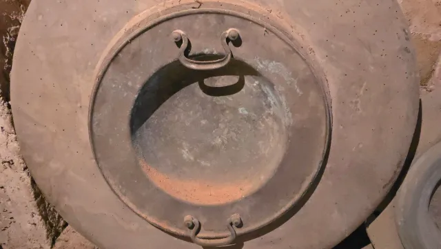 Antigos braseiros de cobre