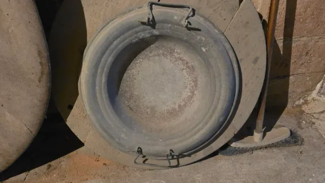 Antigos braseiros de cobre