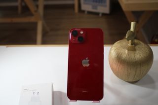 iPhone 13 Rojo 128 GB