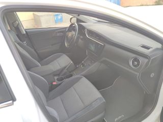 TOYOTA AURIS HYBRID 1.8 140H AUTOMÁTICO