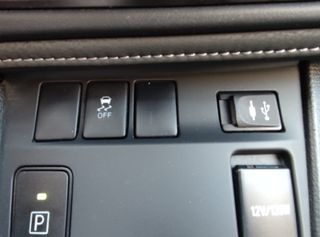 TOYOTA AURIS HYBRID 1.8 140H AUTOMÁTICO