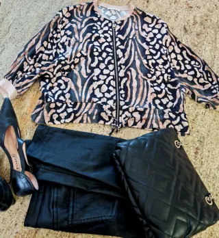 Chaqueta sedosa cinturilla ajustable