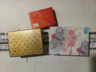 Cajas de regalo vacías (varios colores)
