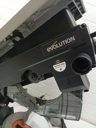 Sierra ingletadora híbrida Evolution