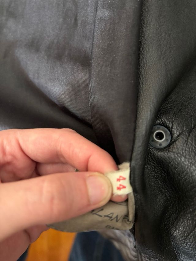 Cazadora bomber piel negra