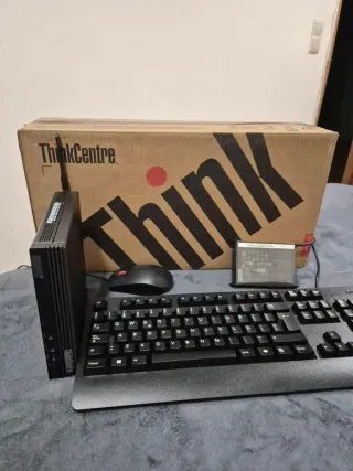 Ordenador Lenovo ThinkCentre M70q i5-14500T,32gb