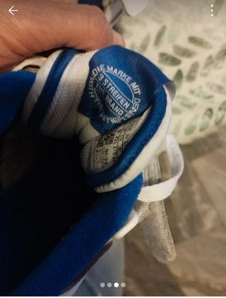 Zapatillas Adidas blancas y azules