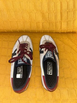 Zapatillas Munich Blancas y Rojas