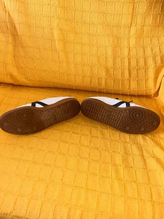 Zapatillas Munich Blancas y Rojas