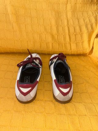 Zapatillas Munich Blancas y Rojas