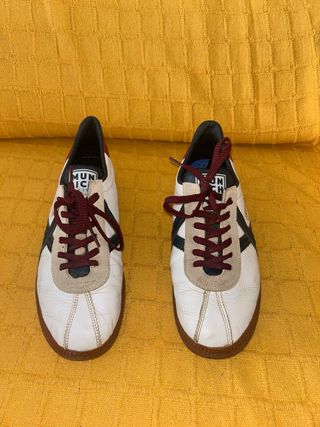 Zapatillas Munich Blancas y Rojas