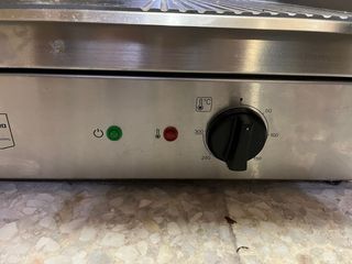 Plancha Eléctrica con Grill Profesional