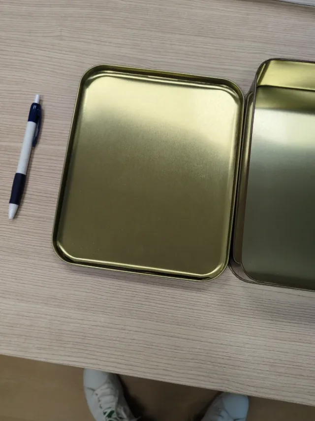 Caja metálica Álvarez Gómez